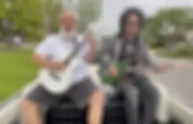 Bikin Kampanye Vaksin, Tenacious D dan Para Artis Beken Parodikan 'I Wanna Be Sedated' Ramones
