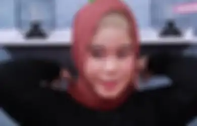 Punya Pipi Chubby? Ikuti Tutorial Pashmina Ini Biar Tampak Tirus!