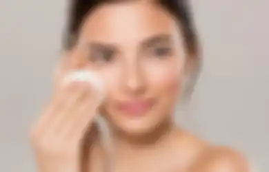 Jangan Salah, Ini 5 Cara Menggunakan Micellar Water yang Benar!