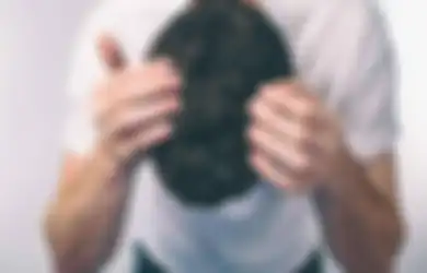 Nemu Uban di Rambut Padahal Masih Muda? Ini Alasan Lo Nggak Perlu Mencabutnya