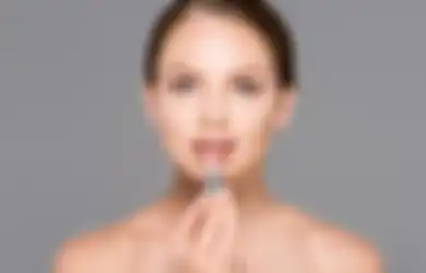 Biar Tampak Natural, Gini Cara Pilih Lipstik Nude Sesuai Warna Kulit!