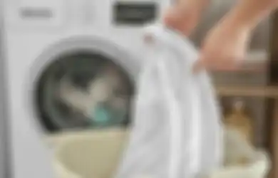 Ibu-ibu Mesti Coba, Ini Tips Mencuci Baju Hingga Menyetrika yang Bikin Hemat Listrik, Enggak Takut Tagihan Membengkak