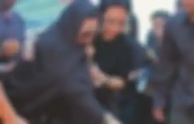 Innalillahi Wa Innailaihi Rojiun, Meninggal Dalam Keadaan Tersenyum, Presenter Kondang Ini Tutup Usia Setelah Berjuang Melawan penyakit Lever yang Dideritanya, Ribuan Orang Terlihat Antarkan ke Peristirahatan Terakhir