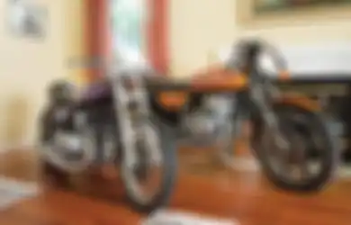 Menyimpan Motor di dalam Rumah Bikin Ban Cepat Kempis? Ini Solusinya!