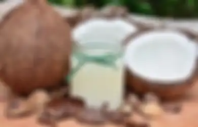 Khasiatnya Dipercaya Ampuh untuk 'Booster' Imun, Tren Minum Air Kelapa Muda Marak Saat Sedang Terserang Covid-19, Ternyata Perlu Dikaji Kembali