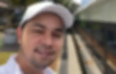 Berjuluk Raja Sinetron, Aktor Ini Rela Basah-basahan Ngepel Lantai Masjid di Tengah Padatnya Jadwal Syuting, Penampilannya Beda Jauh dari Biasanya di TV