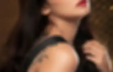 Terima Nasib Jadi Wanita Malam Demi Hidupi Anaknya, Artis Cantik Ini Tak Lagi Laku di Dunia Hiburan Lantaran Terima Uang Haram dari Pejabat Korup