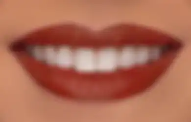 Jangan Ragu Beli Lipstik dengan 5 Warna Ini! Semua Warna Kulit Cocok!