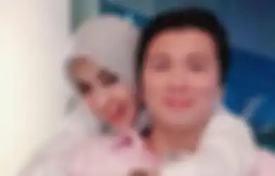 Beratnya Sampai Harus Diangkat 6 Orang, Syahrini Dapat Kado Raksasa Ini dari Reino Barack di Hari Ulang Tahunnya, Intip Penampakannya