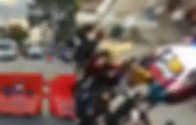 Tantang Petugas Sampai Ajak Warga Sekitar Geruduk Polisi dan Rusak Mobil Tim Gabungan Saat Penertiban, Pemilik Warung di Surabaya Ini Langsung Jadi Tersangka, Segini Ancaman Hukumannya
