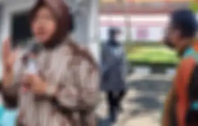 Foto Risma Marah-marah Disorot, Ucapan Mensos Justru Bikin Hati Orang Papua Terluka