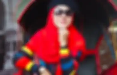Innalillahi Wa Inna Ilaihi Rajiun, Pedangdut Nyentrik Neneng Anjarwati Meninggal Dunia Usai Terpapar Covid-19, Berikut Profil Sang Pelantun Mandi Madu