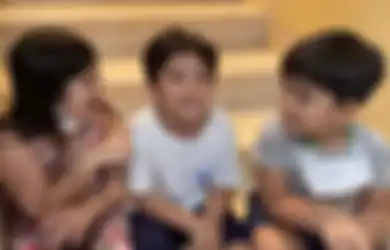 Sudah Rasakan Gaji Pertamanya, Ponakan Raffi Ahmad Tak Pelit Bagi-bagi Duit ke Pengasuh Kesayangannya Sampai Buat Mama Amy Menangis, Ternyata Ini Pekerjaan Sang Bocah