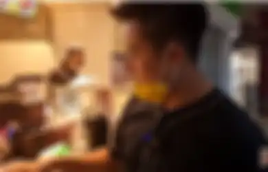 Jalan-jalan ke Mal, Baim Wong yang Niat Beri Uang Tip Kepada Pegawai Tempat Makan Dibuat Heran dengan Hal Ini, Suami Paula Verhoven: Masa Beginian