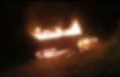 Kelewat Sadis, 2 Warga Madura Main Hakim Sendiri Secara Sadis Usai Tuduh Pria Nyolong Motor, Dibakar Hidup-hidup Hingga Tewas di Tempat