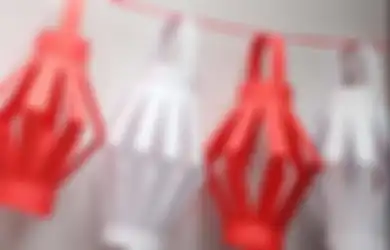 Sambut HUT RI 2021, Dekor Rumah dengan DIY Hiasan Gantung Merah Putih!