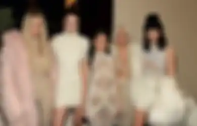 Ini Dia Parfum yang Dipakai The Kardashian Sisters! Penasaran?