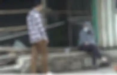 Sadar Ada Kamera Tersembunyi, Wanita Ini Ngomel ke Baim Wong yang Niat Bagi-bagi Rezeki: Ngapain Pakai Video Sebelah Sana?