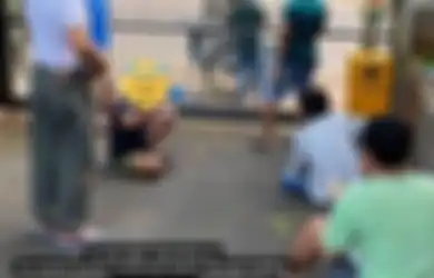 Tertangkap Kamera Layani Pasien Covid-19 Bandel, Pedagang Bakso Keliling Ini Akui Tak Tahu Pelanggannya sedang Isolasi Mandiri, Satpol PP Langsung Ambil Tindakan Begini