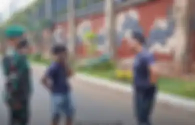 Buang Jauh Istilah 'Kacang Lupa Kulitnya', Kisah Inspiratif Persahabatan Manis Kuli dengan Prajurit TNI yang Bikin Jenderal Andika Perkasa Haru