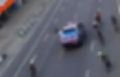 Terekam Jelas CCTV Tabrak Pesepeda hingga Terpental, Sopir Mobil Rescue Dinsos Makassar Beberkan Alasan Pilih Kabur Usai Lihat Korban Tersungkur di Jalan