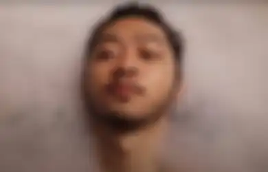 Tonton Video Klip 'Queen Of The Hearts' yang Disutradarai Oleh Pamungkas