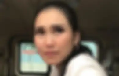 Pecah Telor, 60 Ribu Haters Tanda Tangan Ingin Lengserkan Ayu Ting Ting, Penggemar Fanatik Bikin Petisi Tandingan Pro Sang Biduan