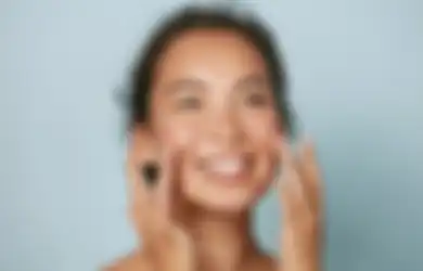 Takut Terlalu Oily? Ini 3 Tips Pakai Skincare Untuk Kulit Berminyak!
