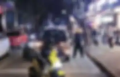 Rela Jadi Kurir Demi Ekonomi Keluarga, Sosok Wanita Ini Justru Pergoki Suami Selingkuh Saat Tengah Mengantar Pesanan, Jalan Raya Pun Sampai Macet
