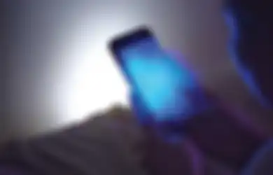 Dampak Sinar Biru Gadget Enggak Main-main, Atasi Pakai 4 Cara Ini!