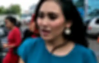 Hot News! Kini Tiada Ampun, Ayu Ting Ting Resmi Laporkan KD ke Polisi, Anak Ayah Rozak Bawa Sederat Bukti Hingga Ungkap Hal Ini