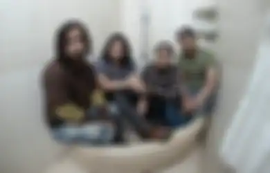 Band Grunge Jakarta Toiletsounds Balik Lagi, Rilis Lagu Buat Alm. Tepeng 'Steven & Coconuttreez'