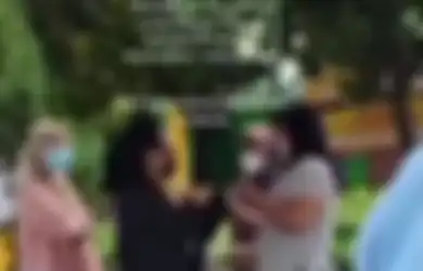 Kelewat Bar-bar, 2 Wanita di Bekasi Nekat Serobot Antrian Vaksinasi lalu Suntikkan Vaksin Covid-19 ke Rekannya, Lurah Setempat Bongkar Fakta Mengejutkan
