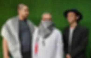 Sok-sokan Pamer Konten Sindir Umat Muslim, Kini Foto Coki Pardede Menyembah Polisi Viral: Aku Minum Dulu Yah