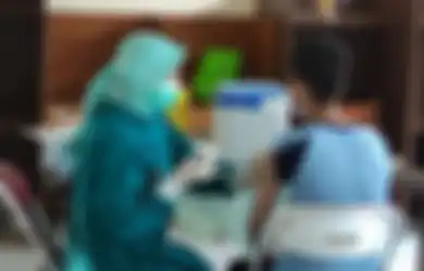 Sedang Isolasi Mandiri, Pria Ini Langsung Mual Muntah Sampai Masuk IGD Setelah Berbohong untuk Suntik Vaksin Covid-19, Ternyata Ini Alasan di Balik Aksinya yang Nekat