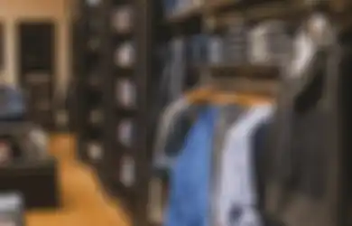  Mau Beli Barang KW Demi Outfit Keren? Coba Pertimbangkan Hal Ini Dulu, Sob!