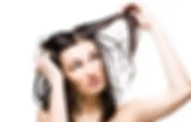 Tak Bikin Kering, Ini 3 Kunci Perawatan Simpel Buat Rambut Berminyak!