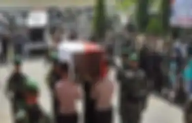 Saksikan Kondisi Tempat Tidur 4 Prajuritnya yang Dibunuh dengan Tragis di Posramil Kisor, Pangdam Kasuari Menangis Hingga Janjikan Ini ke Warga Sekitar