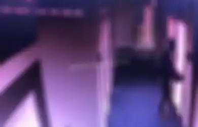 Berjalan Santai Lewati Meja Resepsionis, Gerak-gerik Pelaku Pembunuh Perempuan di Hotel Cilandak Terekam CCTV, Kepergok Jinjing Benda Ini Saat Tinggalkan TKP