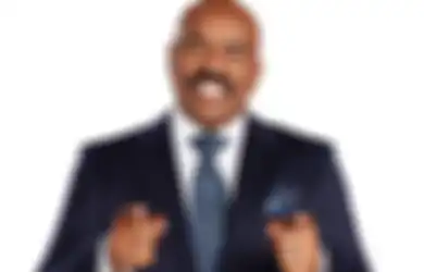 Absen di 2020, Steve Harvey Akan Kembali Jadi Host Miss Universe 2021!