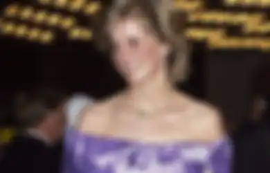 Nostalgia 4 Fashion Princess Diana Pakai Outfit Nuansa Ungu. Selalu Menawan!