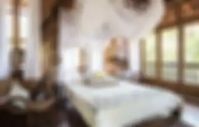 6 Cara Hadirkan Nuansa Tropis di Kamar Tidur untuk Istirahat yang Optimal