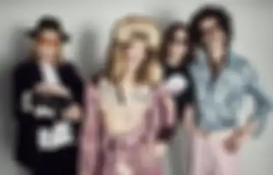The Darkness Kembali dengan Single Rock Meriah 'Nobody Can See My Cry'