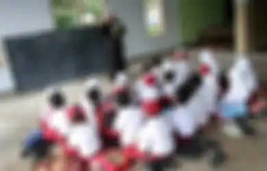 Miris! Guru Jadi Profesi Paling Banyak Terjerat Pinjol Ilegal, Kenapa?