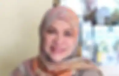 Terlahir Pria, Artis yang Berhati Malaikat Ini Sukses Jadi Presenter Kondang Hingga Bisa Dirikan Sekolah Gratis untuk Anak Yatim, Luas Lengkap dengan Kolam Renang!