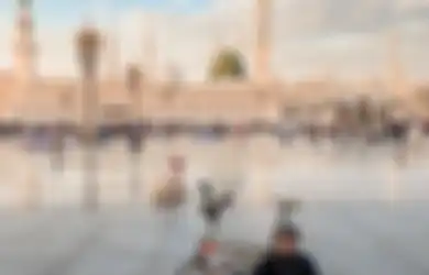 Foto Taqy Malik Bawa Sepeda Lipat di Masjid Nabawi Tuai Komentar, Anak Mansyardin Malik Buka Suara Soal Masalah Uang Anwar BAB