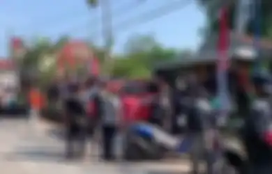 Foto Motor Biru Parkir di Rumah Korban Pembunuhan di Subang Dikulik, Potret Mimin Istri Muda Yosef di Atas NMAX Curi Perhatian