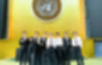 4 Hal Tentang Permission to Dance BTS di PBB. Respon Interpreter Bahasa Isyarat Bikin Haru!