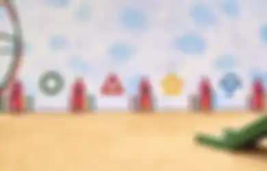 Seru atau Ngeri? Boneka Lampu Merah Lampu Hijau di Squid Game Ada di Stasiun Kereta Bawah Tanah Itaewon - Korea