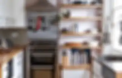 Bahaya Enggak Main-main, Ternyata Menaruh Kompor Dekat Jendela Hingga Letakkan Dapur ke Arah Pintu Bisa Berdampak Buruk!